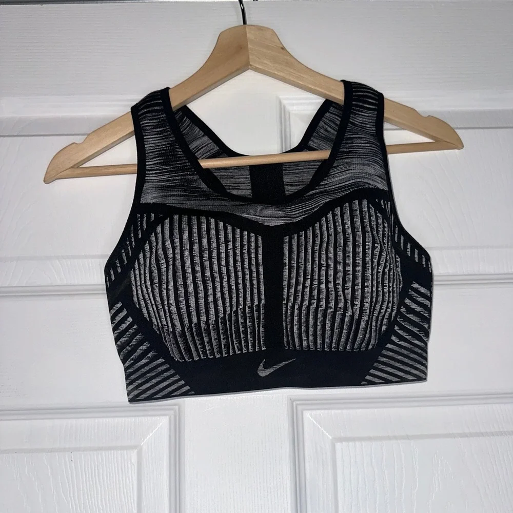 Nike Flynit grey sports bra